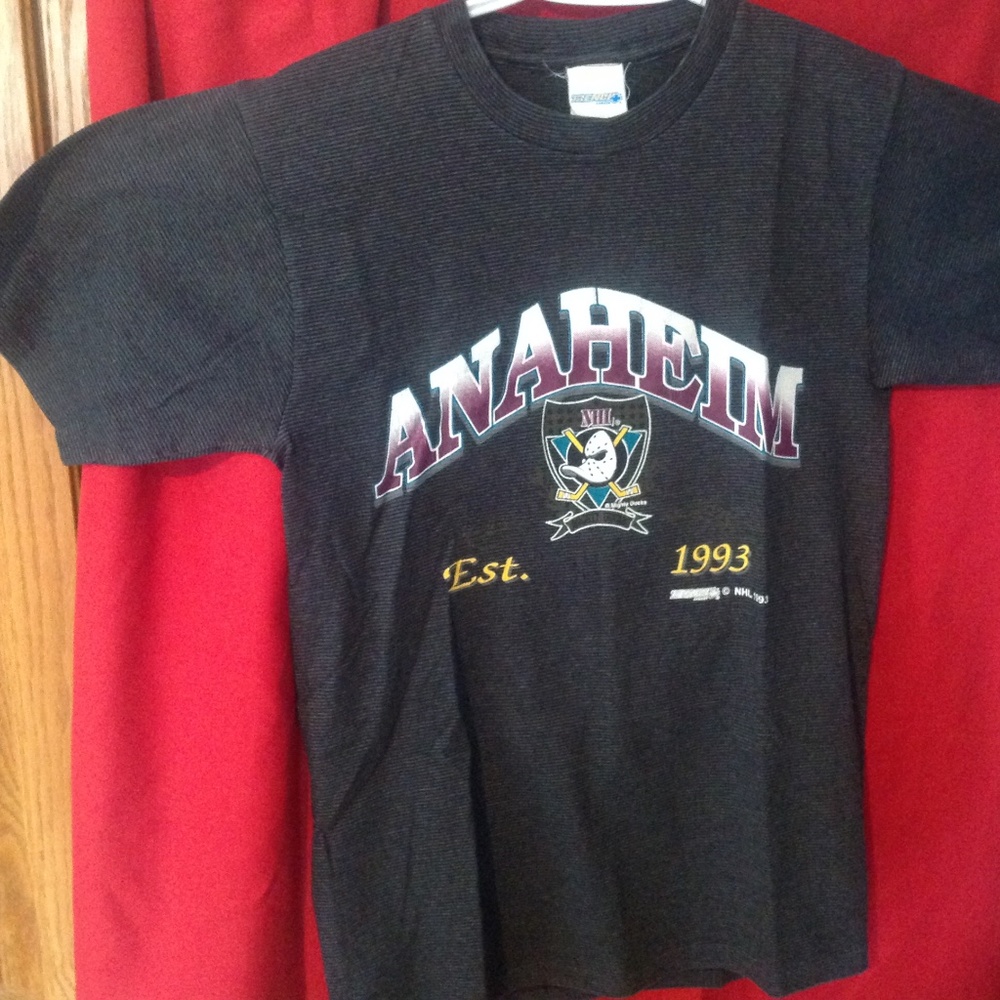 NHL Anaheim Mighty Ducks tshirt